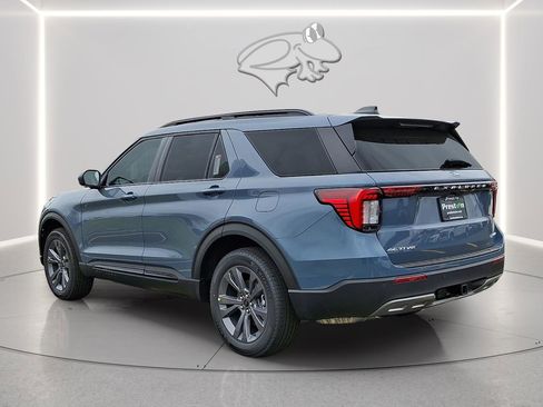 New 2026 Ford Explorer Active w/ Active Comfort Package image 3