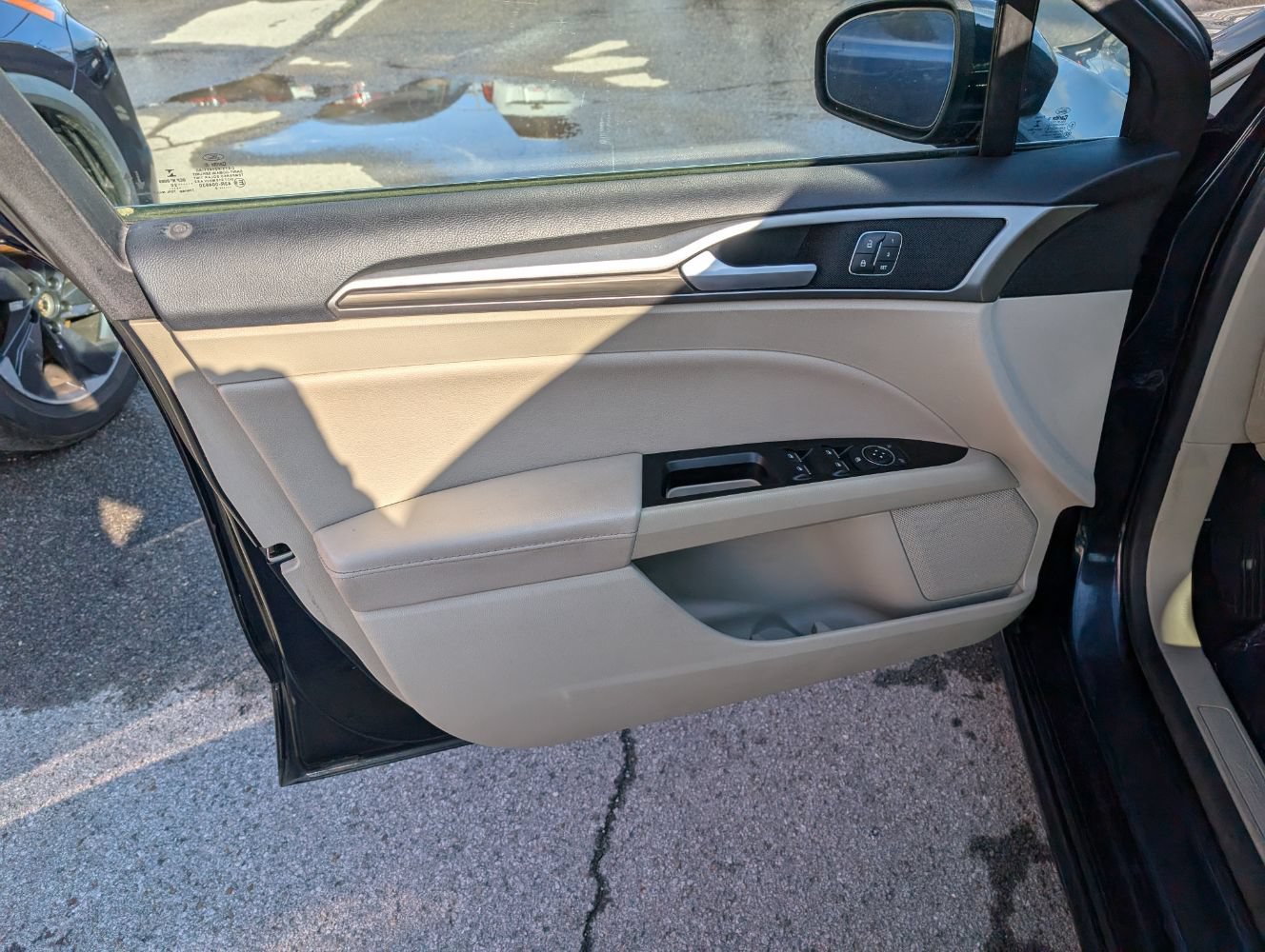 Used 2020 Ford Fusion SEL FWD image 11