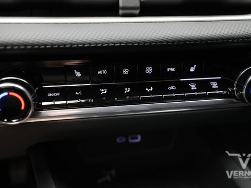 New 2026 Chevrolet Equinox LT w/ Convenience Package II FWD image 22