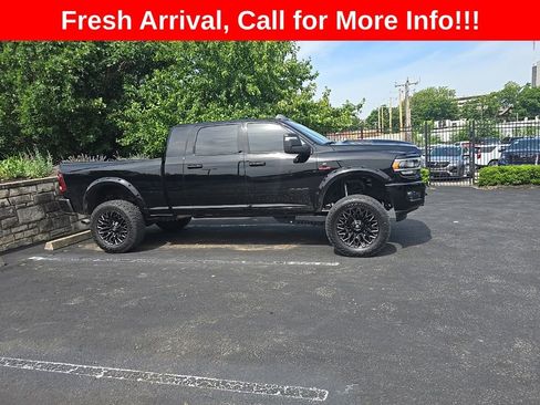 Used 2024 RAM 2500 Laramie w/ Night Edition AWD/4WD image 3