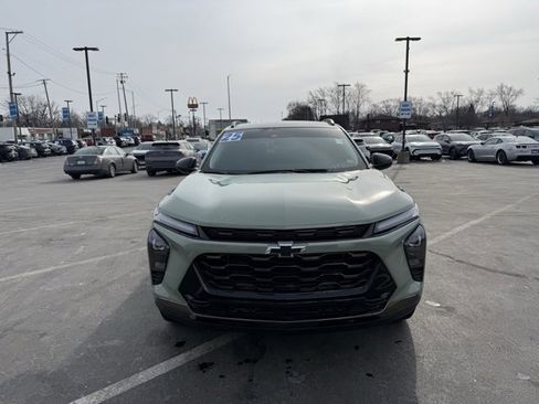 Used 2025 Chevrolet Trax ACTIV image 2