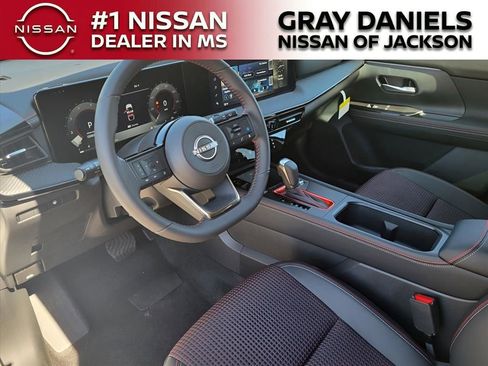 New 2025 Nissan Kicks SR image 10