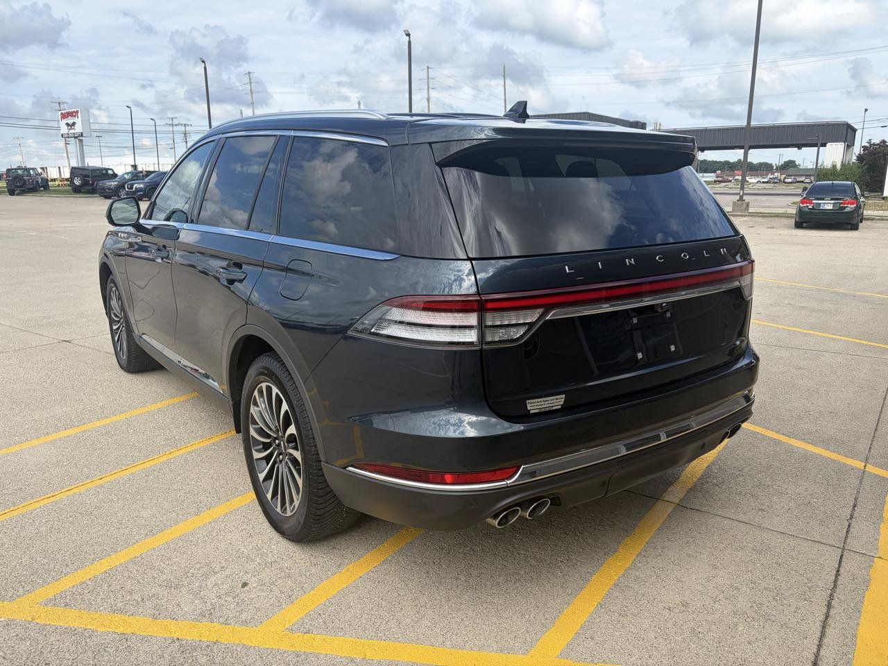 Used 2023 Lincoln Aviator Reserve w/ Class IV Trailer Tow Package AWD/4WD image 5