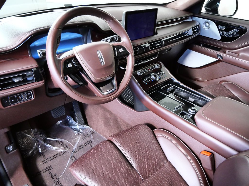 Certified 2023 Lincoln Aviator Black Label w/ Dynamic Handling Package AWD/4WD image 3