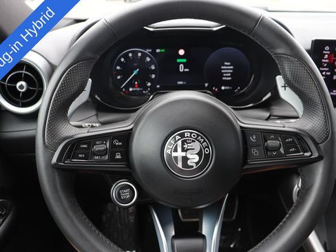 Used 2024 Alfa Romeo Tonale Veloce w/ Premium Interior Package AWD/4WD image 19