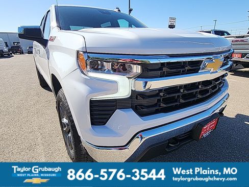 New 2026 Chevrolet Silverado 1500 LT w/ Z71 Off-Road Package AWD/4WD image 13