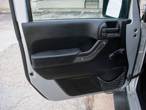 Used 2012 Jeep Wrangler Sport AWD/4WD image 11