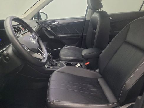 Used 2022 Volkswagen Tiguan SE FWD image 17