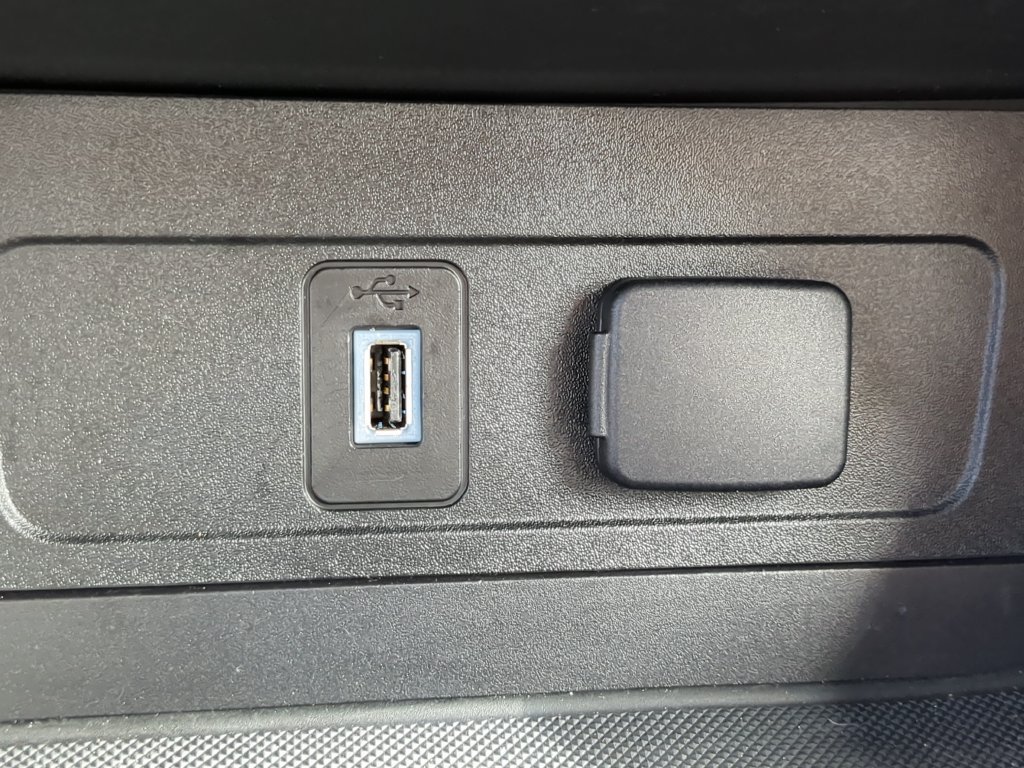 Used 2018 Ford Escape SEL w/ Ford Safe & Smart Package FWD image 24
