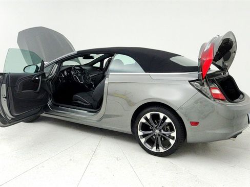 Used 2019 Buick Cascada Premium image 11
