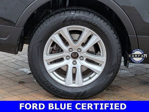 Certified 2018 Ford Explorer XLT w/ Equipment Group 202A image 10