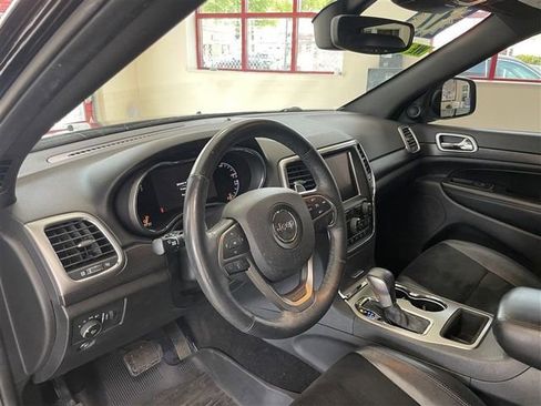 Used 2017 Jeep Grand Cherokee Altitude AWD/4WD image 20