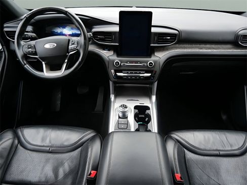 Used 2020 Ford Explorer Platinum w/ Premium Technology Package image 14