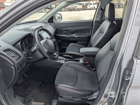 Used 2024 Mitsubishi Outlander Sport ES image 2