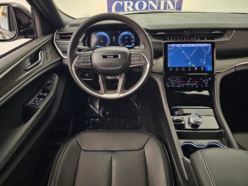 New 2025 Jeep Grand Cherokee Limited image 17