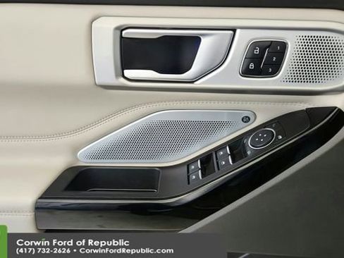 Used 2024 Ford Explorer Platinum w/ Technology Package image 25