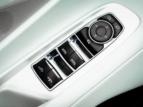 Used 2024 Chevrolet Corvette Z06 image 13