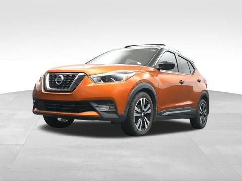 Used 2018 Nissan Kicks SR w/ Exterior Package FWD image 9