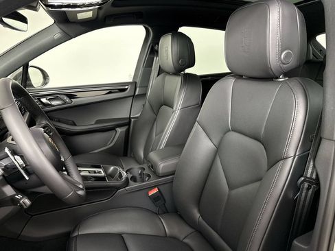 Certified 2026 Porsche Macan Turbo AWD/4WD image 5