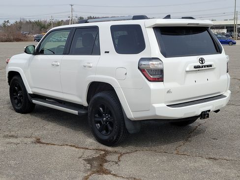 Used 2020 Toyota 4Runner SR5 Premium w/ Moonroof Package image 7