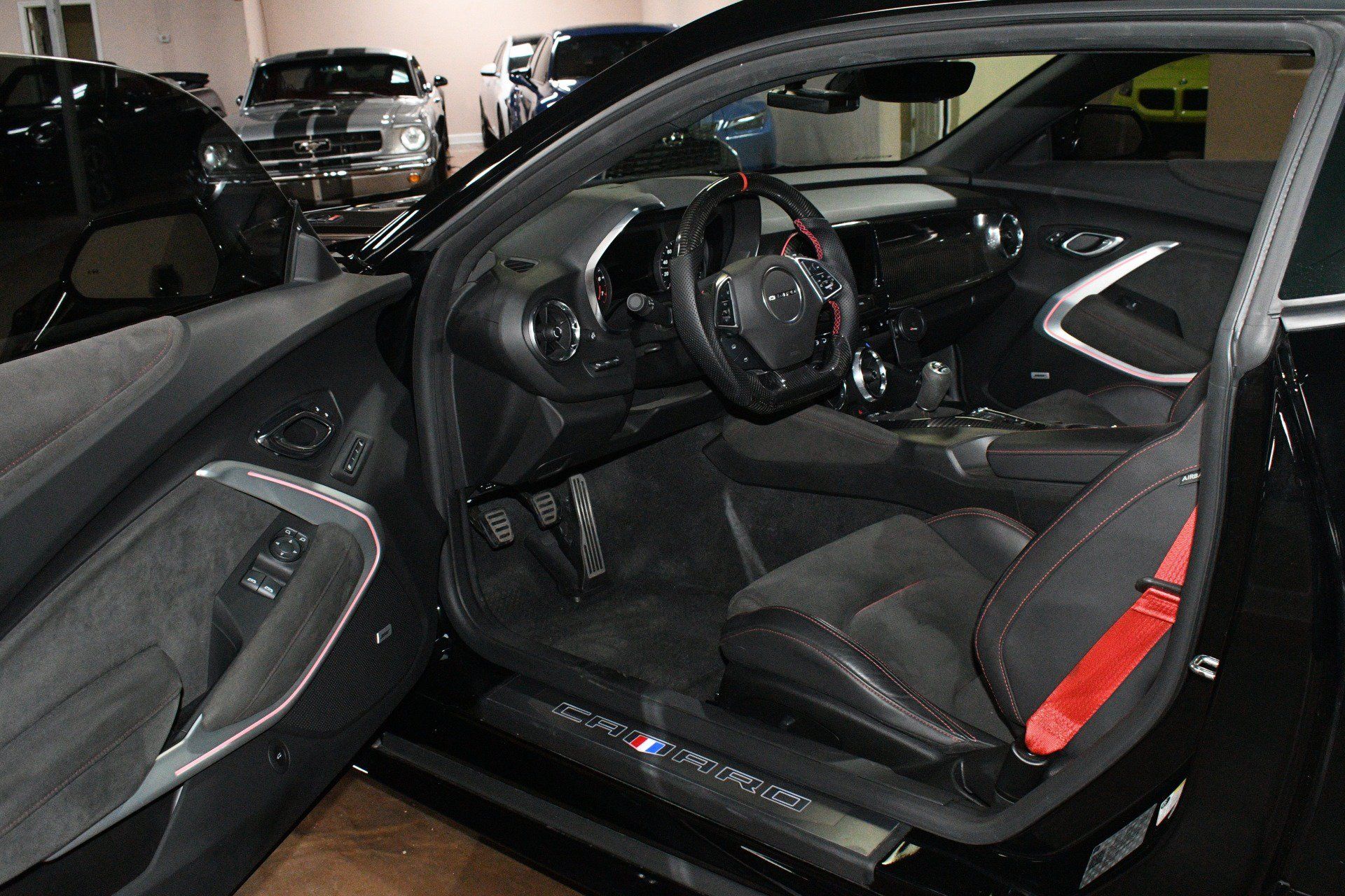 Used 2020 Chevrolet Camaro ZL1 RWD image 47