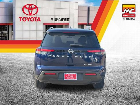 Used 2024 Nissan Pathfinder SV AWD/4WD image 4