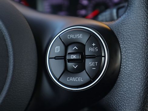 Used 2022 Kia Soul LX w/ Technology Package image 16