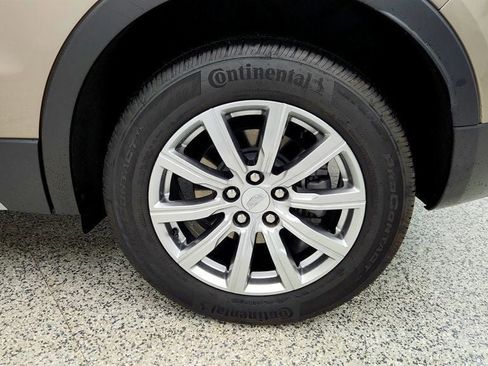 Used 2023 Cadillac XT4 Premium Luxury w/ Enhanced Visibility Package image 9