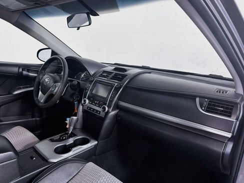 Used 2013 Toyota Camry SE FWD image 28