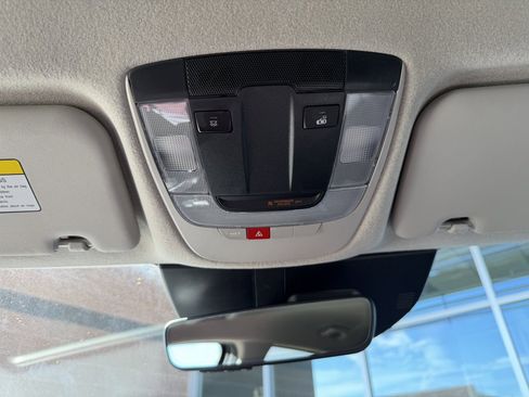 Used 2025 Kia Niro EX image 24