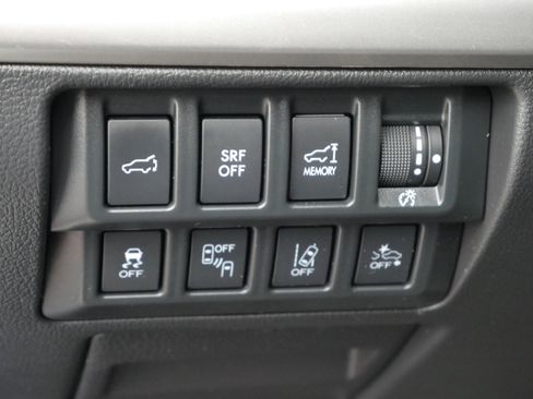 Used 2017 Subaru Outback 3.6R Limited image 6