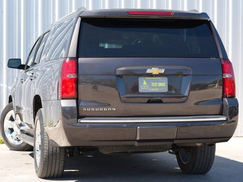 Used 2015 Chevrolet Suburban LTZ image 5