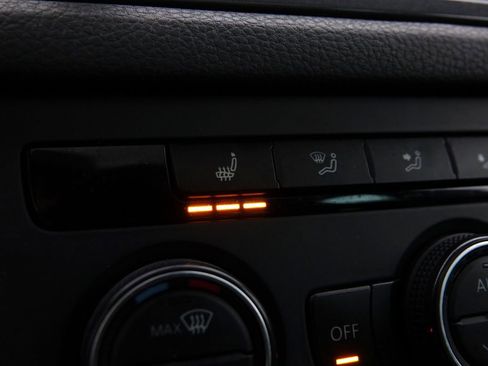 Used 2017 Volkswagen Tiguan Sport image 9