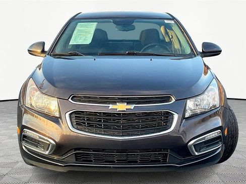 Used 2015 Chevrolet Cruze LT image 2