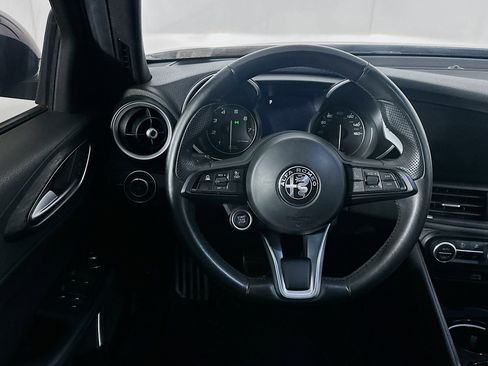 Used 2022 Alfa Romeo Giulia Sprint image 18