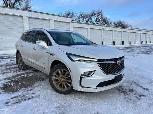Used 2023 Buick Enclave Avenir image 1