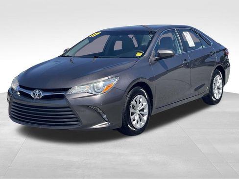 Used 2017 Toyota Camry LE FWD image 8