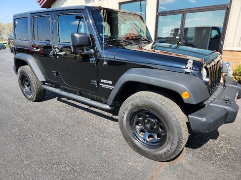 Used 2012 Jeep Wrangler Unlimited Sport AWD/4WD image 2