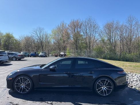 Used 2021 Porsche Panamera image 2
