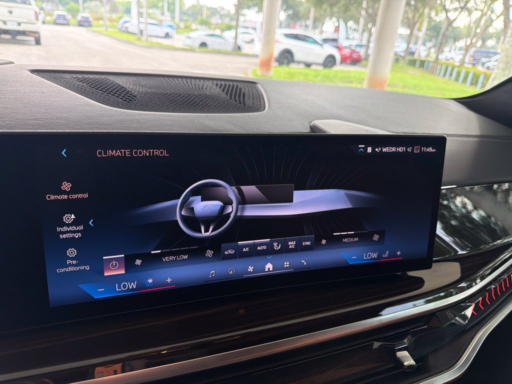 Used 2026 BMW X7 xDrive40i AWD/4WD image 8