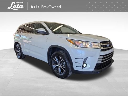 Used 2017 Toyota Highlander Plus image 8