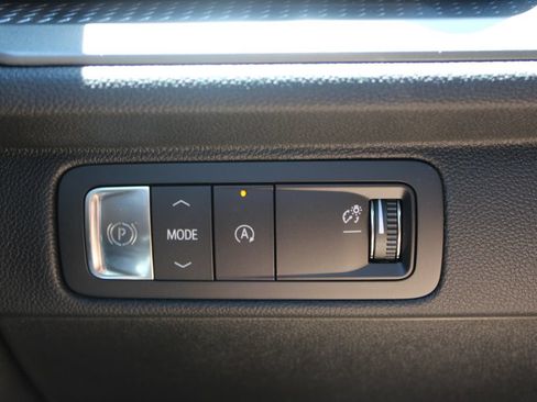 New 2026 Chevrolet Traverse LT w/ Midnight/Sport Edition FWD image 43