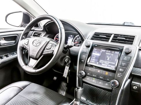 Used 2015 Toyota Camry SE FWD image 20