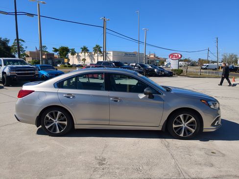 Used 2018 Subaru Legacy 2.5i Limited image 3