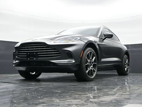 Used 2021 Aston Martin DBX AWD/4WD image 38