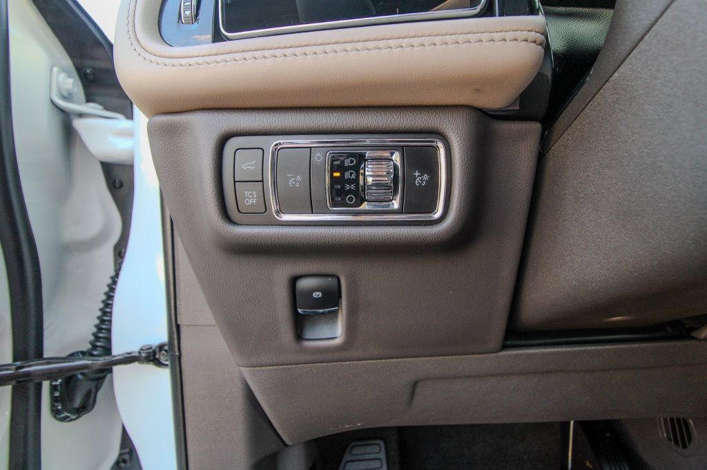 Used 2023 Lincoln Nautilus Reserve w/ Equipment Group 201A AWD/4WD image 19