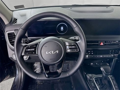 Used 2025 Kia Seltos SX w/ SX Sunroof Package image 24