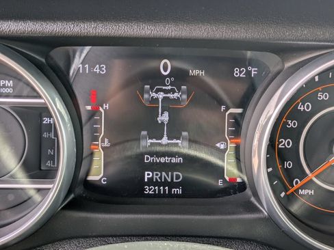 Used 2018 Jeep Wrangler Unlimited Sahara w/ LED Lighting Group AWD/4WD image 33