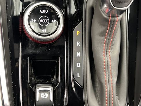 Used 2024 GMC Canyon AT4X image 40