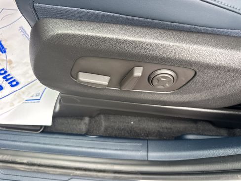 New 2026 Kia Carnival EX FWD image 26